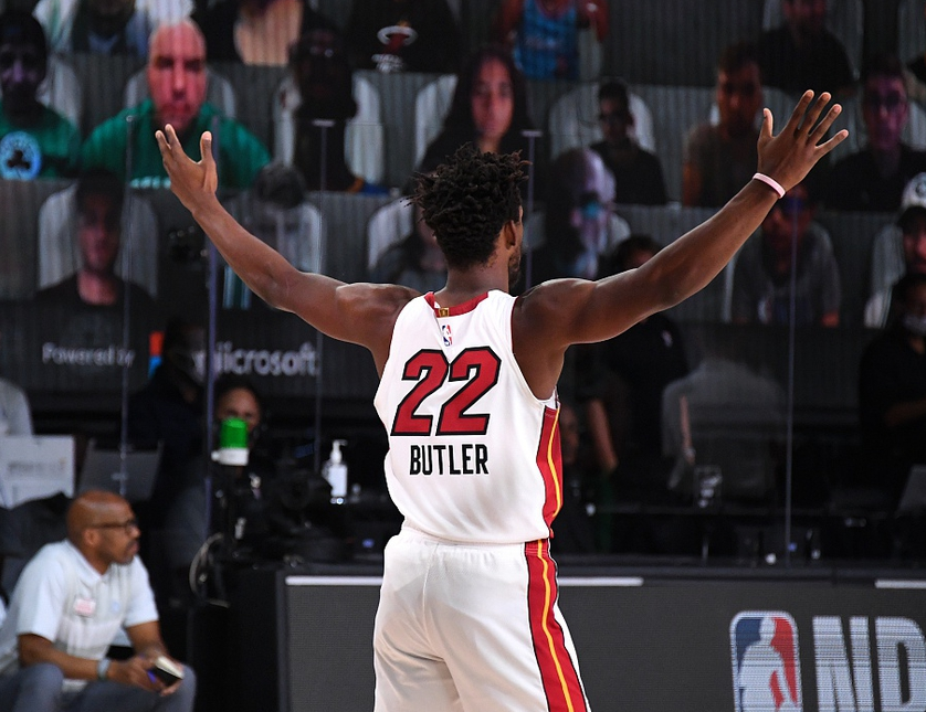 里程碑夜!波士顿凯尔特人手感冰凉;荷甲赛后刷纪录;质疑声仍在;医务组通报恢复的简单介绍 里程碑夜!波士顿凯尔特人手感冰凉;荷甲赛后刷纪录;质疑声仍在;医务组通报恢复的简单介绍