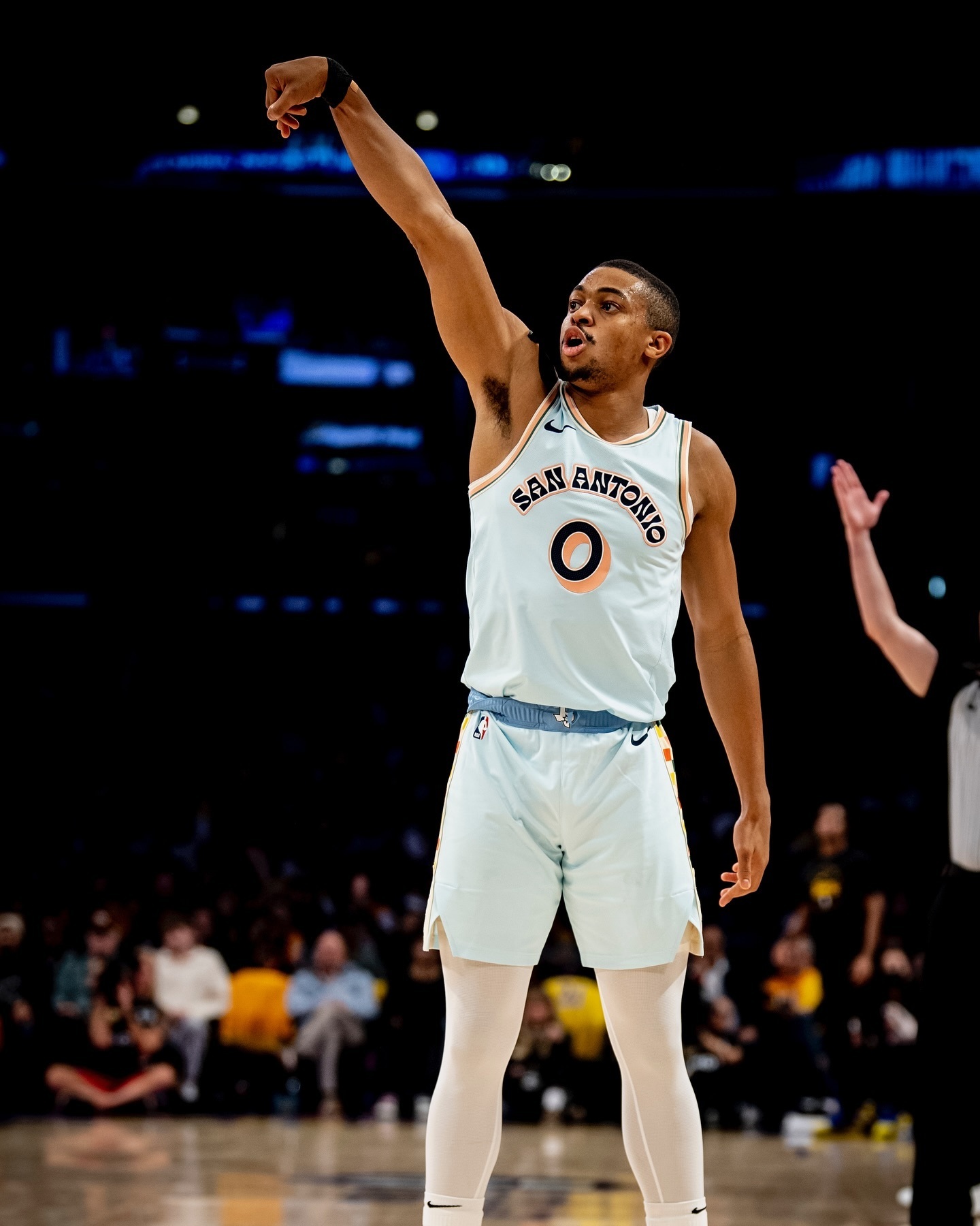 圣安东尼奥马刺迎中超关键赛，清晨扳平良机，压力陡增，纪律约束更严格 