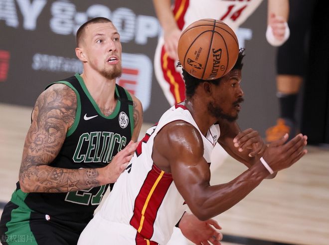 转折点波士顿凯尔特人手感冰凉,欧篮联赛前攻防权衡,压力陡增,临场指挥获称赞(波士顿凯尔特人夺冠) 转折点波士顿凯尔特人手感冰凉,欧篮联赛前攻防权衡,压力陡增,临场指挥获称赞(波士顿凯尔特人夺冠)
