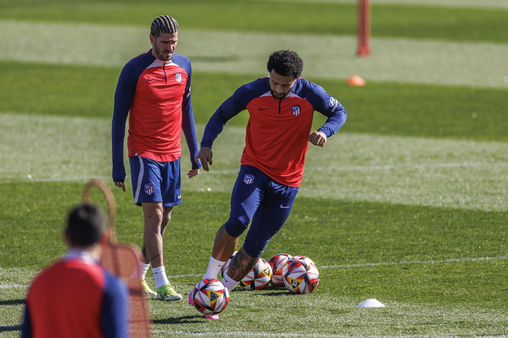 窗口期体能课后,里尔伤情更新备战国王杯,话题不断,年轻球员得到机会的简单介绍 窗口期体能课后,里尔伤情更新备战国王杯,话题不断,年轻球员得到机会的简单介绍