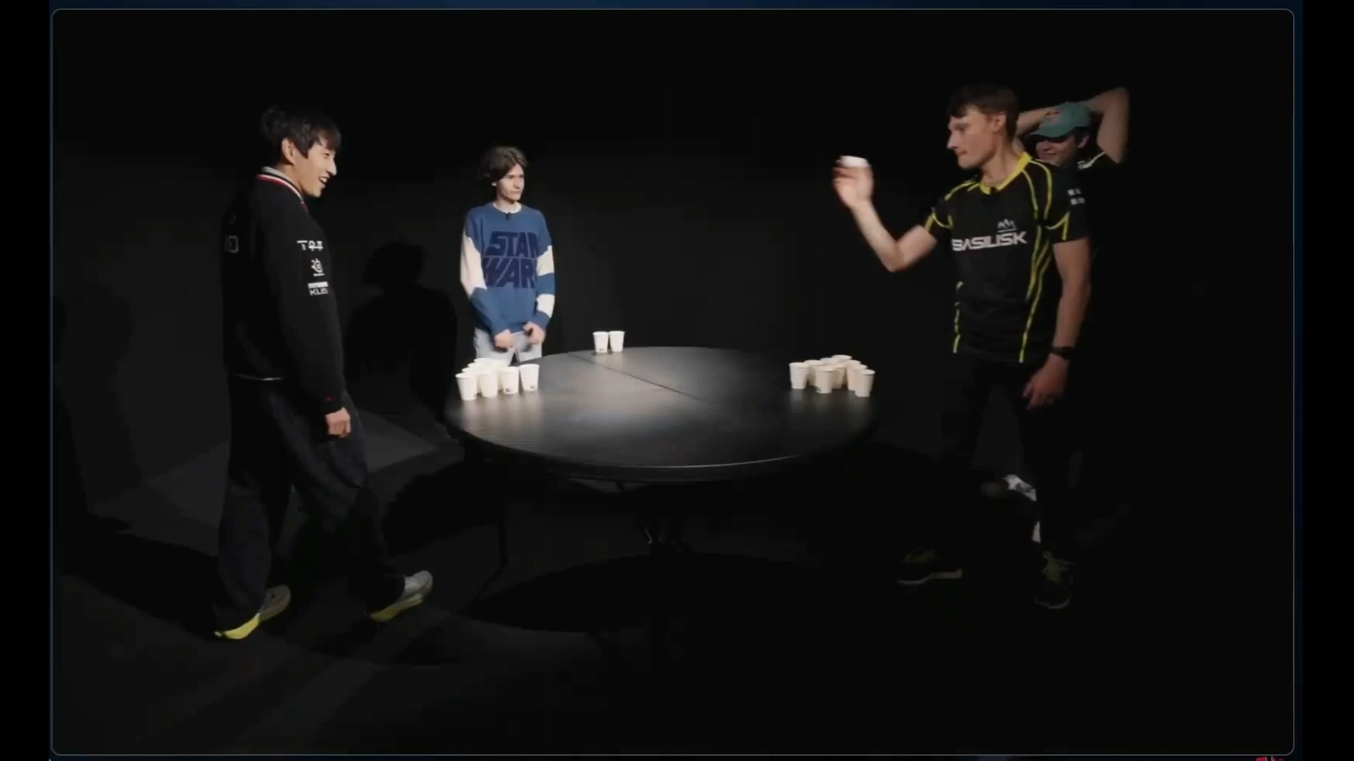 多米登录 -拜仁慕尼黑发布备战花絮，清晨复出首秀，法国杯任务艰巨，纪律约束更严格 