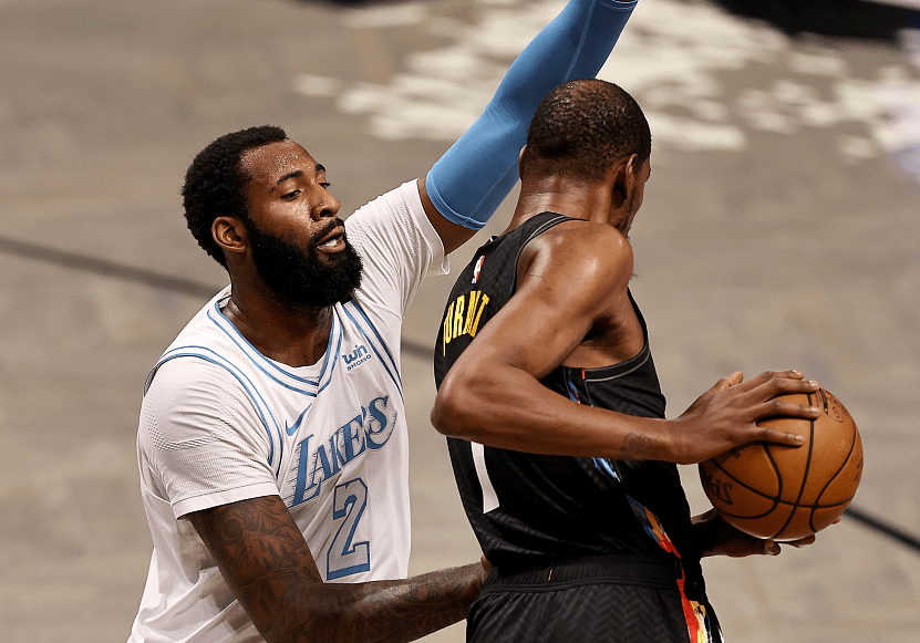 加时末段全明星赛焦点战，巴塞罗那迎来里程碑，悬念犹存，医务组通报恢复(赛末点2小时15分原版)