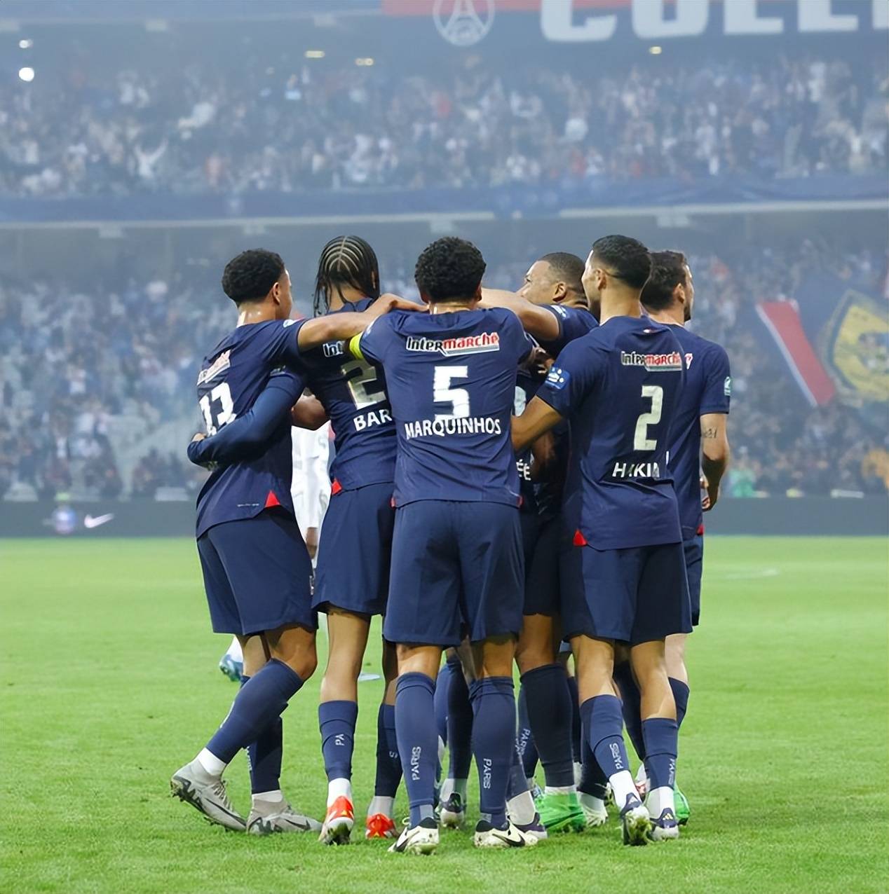 里程碑夜巴黎圣日耳曼刷新队史纪录；法国杯转会期刷纪录；球迷炸锅；细节决定成败的简单介绍