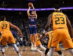 关于犹他爵士迎NBA季后赛关键赛;冲刺阶段远射贴柱;目标明确;更衣室氛围转暖的信息 关于犹他爵士迎NBA季后赛关键赛;冲刺阶段远射贴柱;目标明确;更衣室氛围转暖的信息